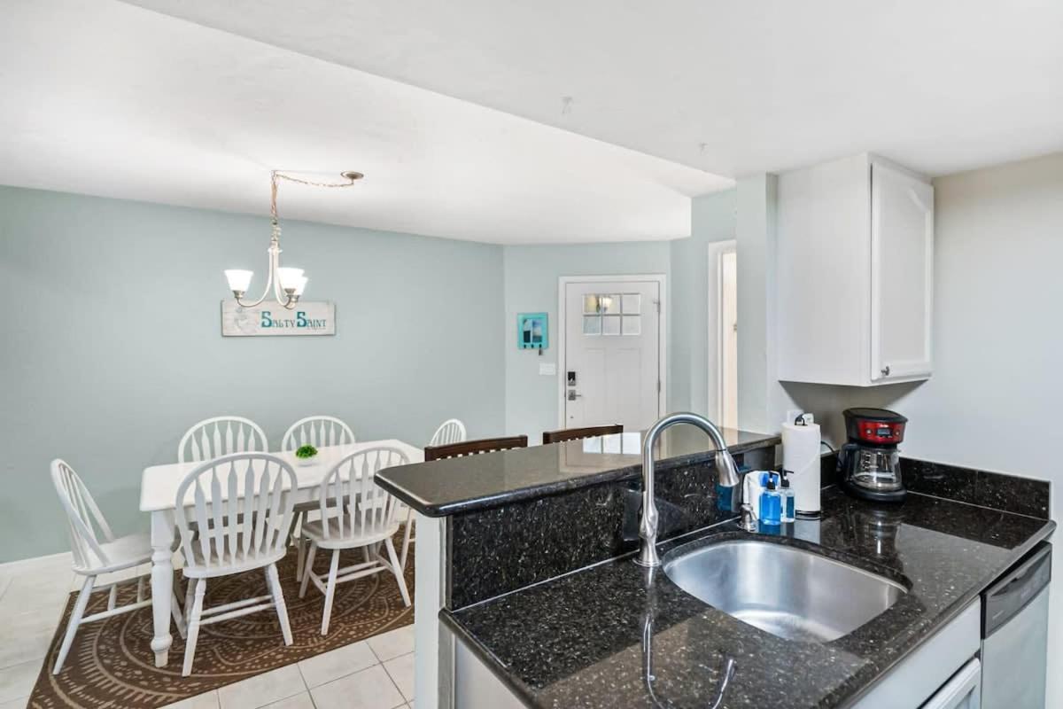 The Salty Saint Townhouse By The Beach St. Augustine Bagian luar foto